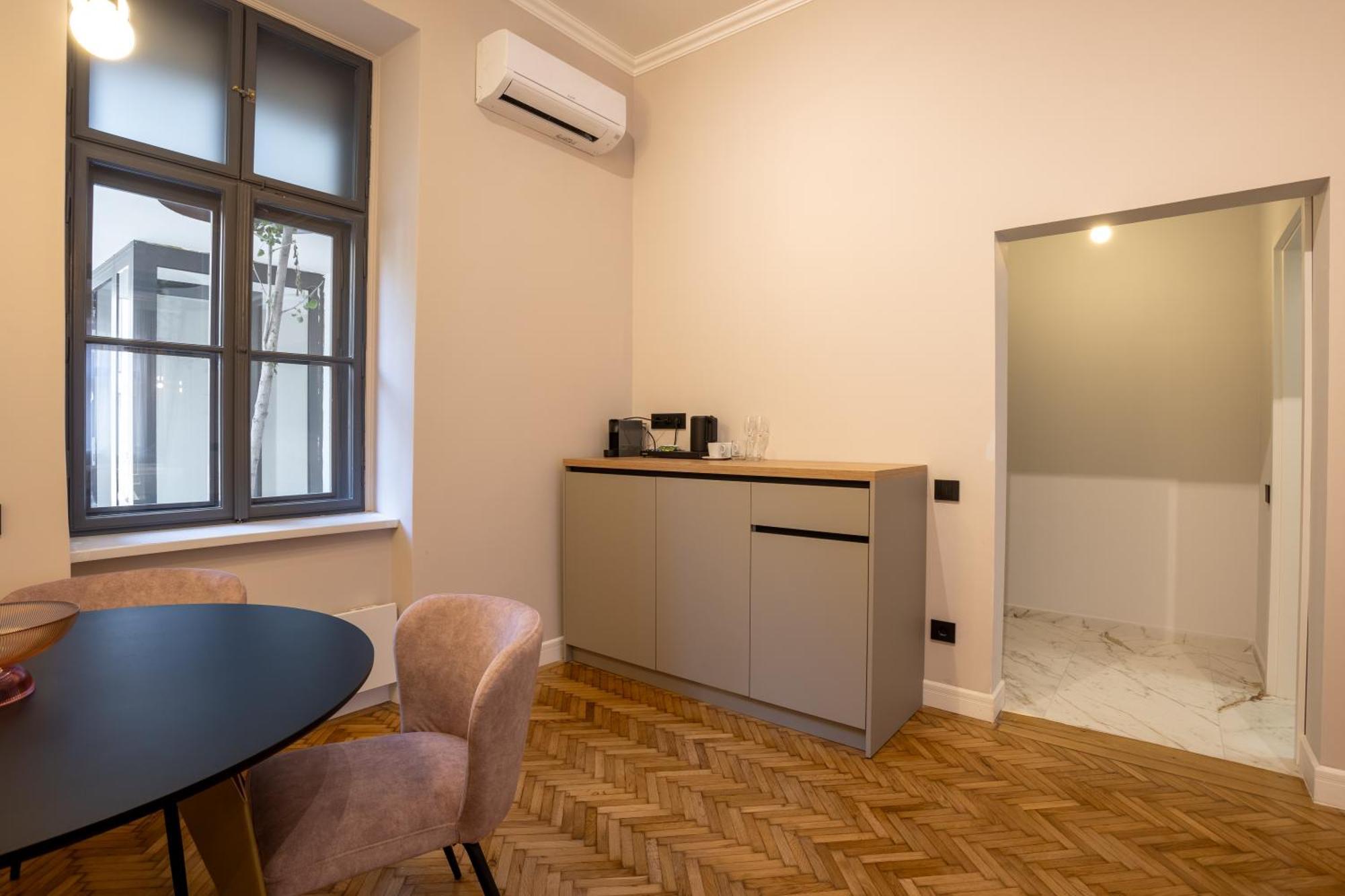 Bloom Downtown Suites Клуж-Напока Экстерьер фото